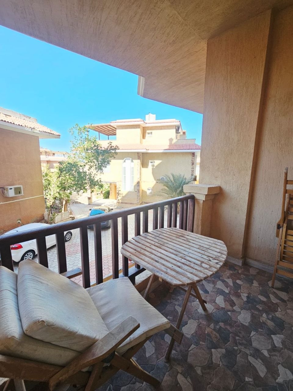 Calm First-Floor Garden & Sea Outlook 1-bedroom apartment