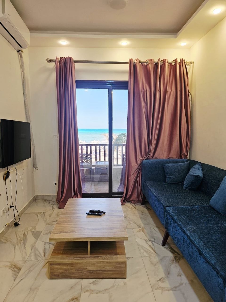 Calm First-Floor Seafront 1-bedroom apartment
