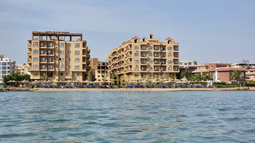 Apartment mit nahezu direktem Poolblick